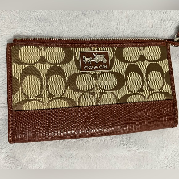 Coach wristlet wallet. - Picture 1 of 6